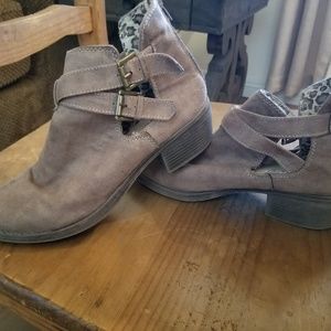 Girl ankle boots